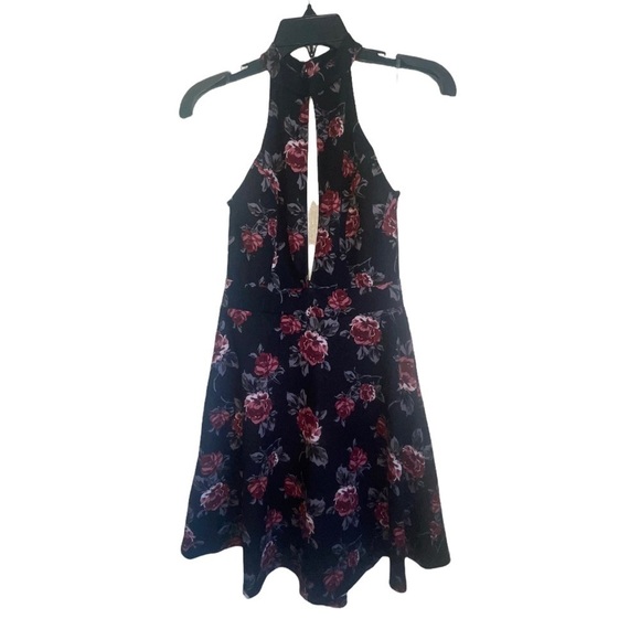 Charlotte Russe Dresses & Skirts - Charlotte Russe sleeveless dress